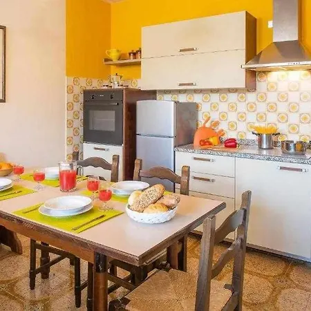 Fronte Apartment